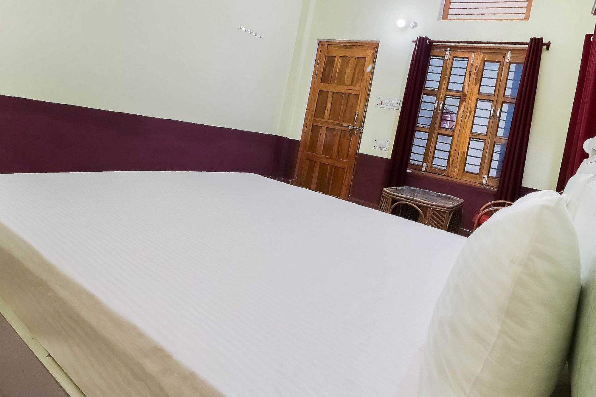 Hotel O Jyotish House Ayodhya Экстерьер фото