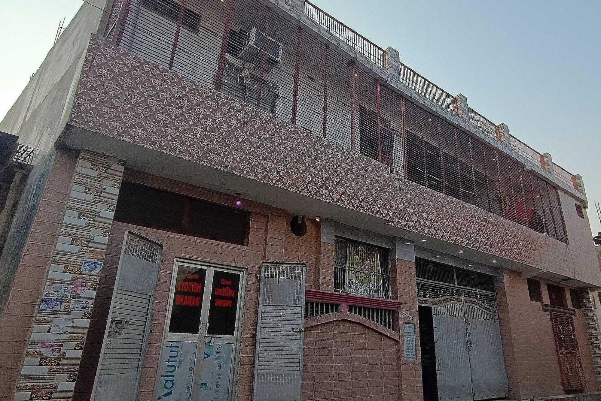 Hotel O Jyotish House Ayodhya Экстерьер фото