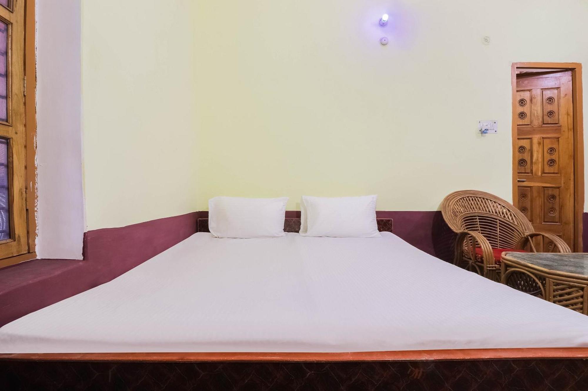 Hotel O Jyotish House Ayodhya Экстерьер фото